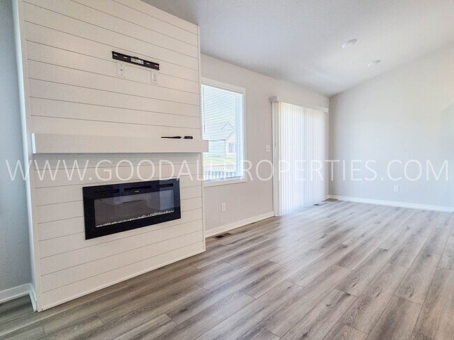 Building Photo - Beautiful Clive Home in Waukee Schools | Quartz Counters & 2-Car Garage