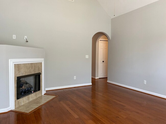 Building Photo - Townhome for Rent in Bessemer! Available t...