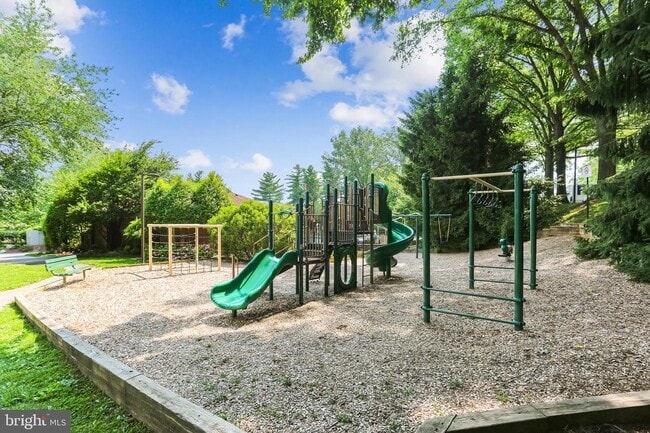 Building Photo - 7561 Heatherton Ln