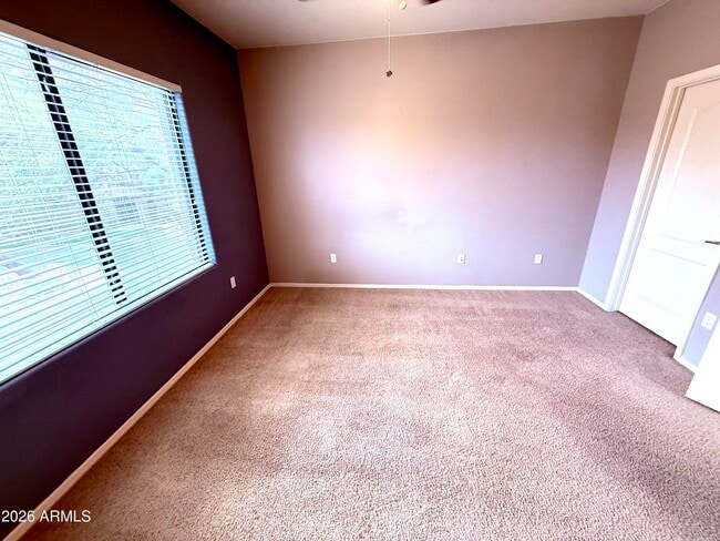 Building Photo - 705 W Queen Creek Rd