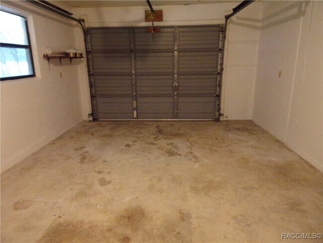 Building Photo - 100 E Knightsbridge Pl