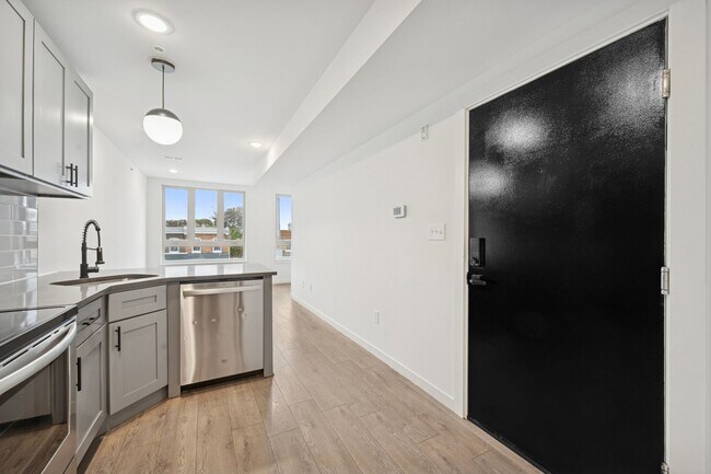 Building Photo - 1454 N 57th St