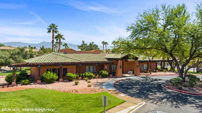 Building Photo - 887 Ironwood Dr