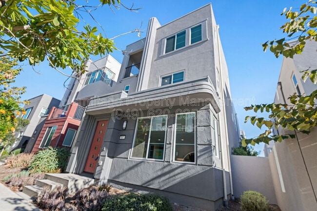 Building Photo - 167 Tenor