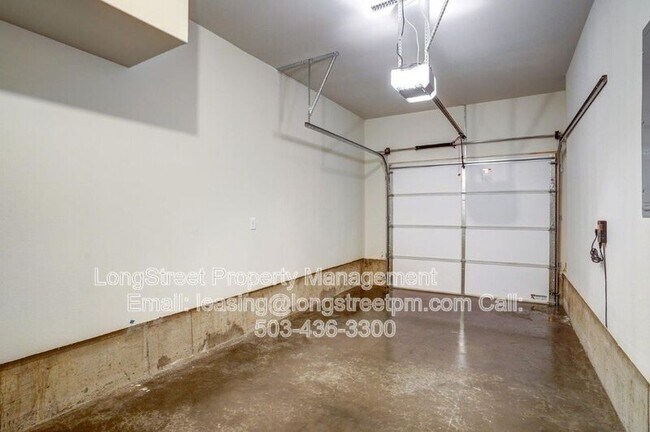 Building Photo - 482 S Monmouth Ave