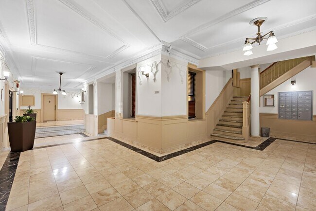 Building Photo - 6209-6215 Boulevard E-1GN-1GN