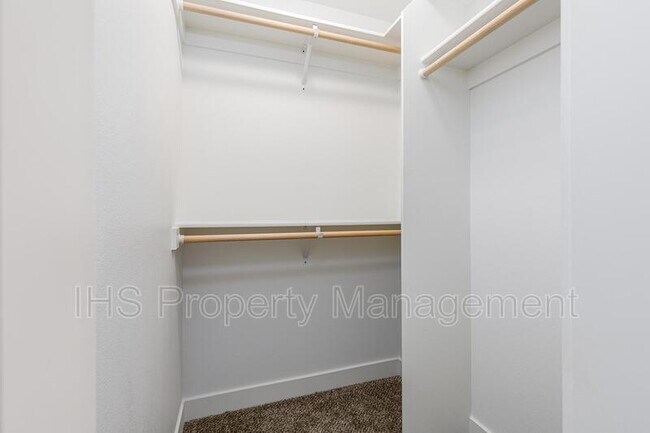 Building Photo - 485 S 38th Ave