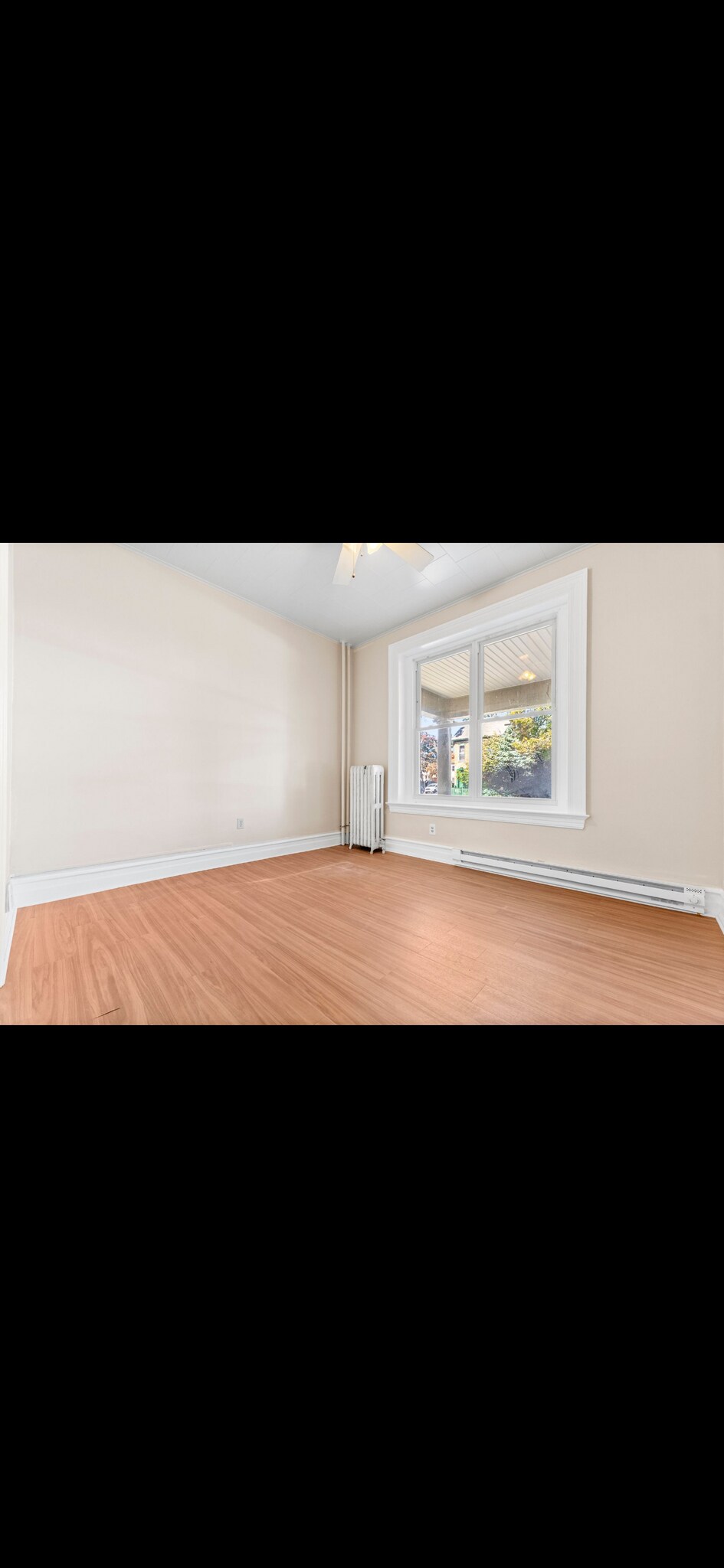 Building Photo - 1420 W Linden St