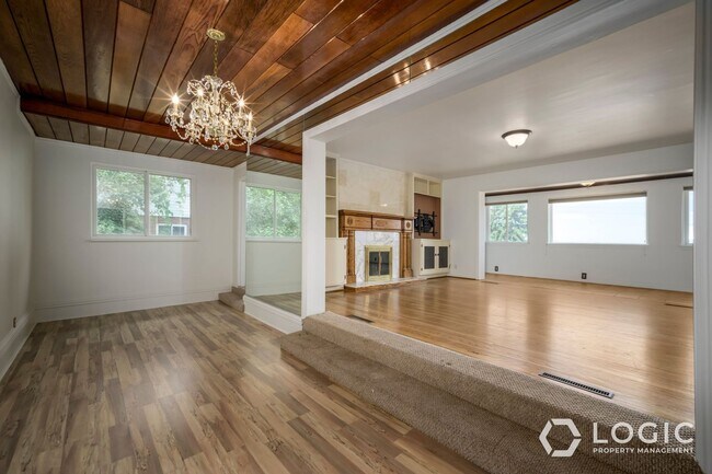 Building Photo - 4220 S Fortuna Way