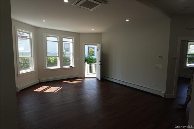 Building Photo - 47 Rich Ave