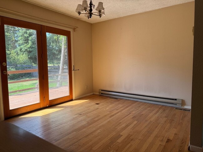 Building Photo - Charming Whitefish Home