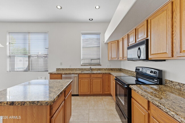 Building Photo - 6586 W Oraibi Dr