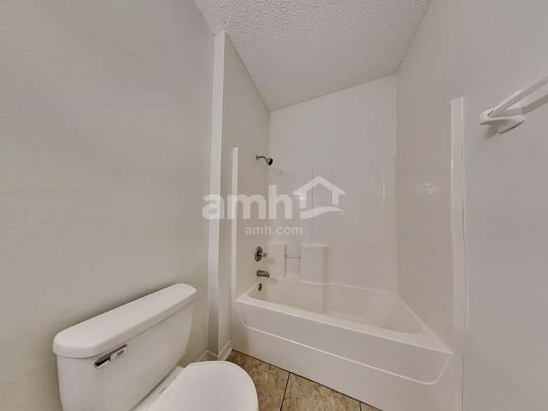 Building Photo - 2613 Fox Creek Dr