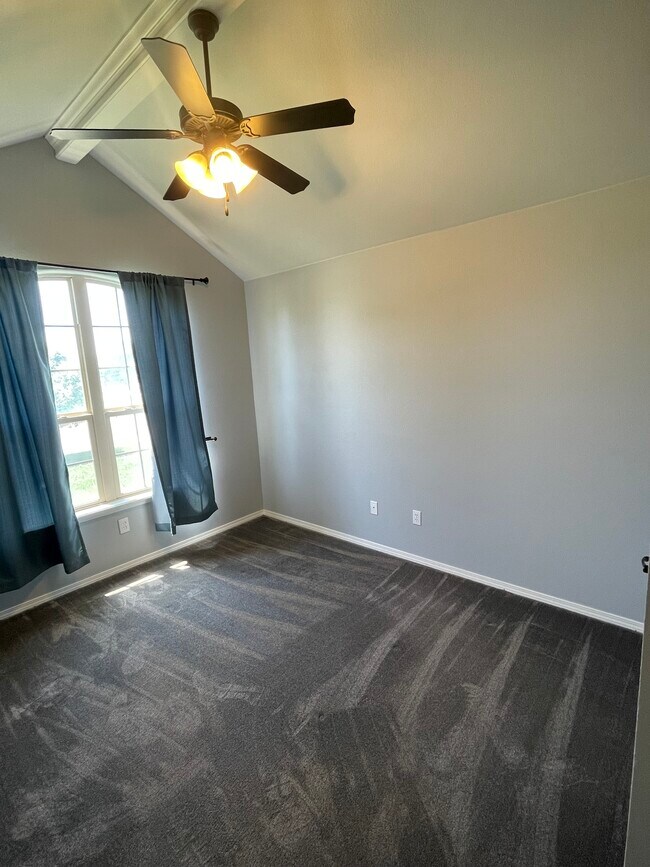 Bedroom 2 - 6813 Fanchun St