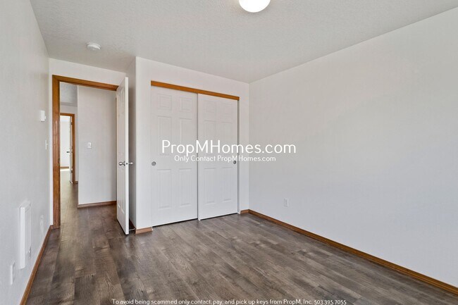 Building Photo - Charming Three Bedroom Newberg Home - Corner Lot!