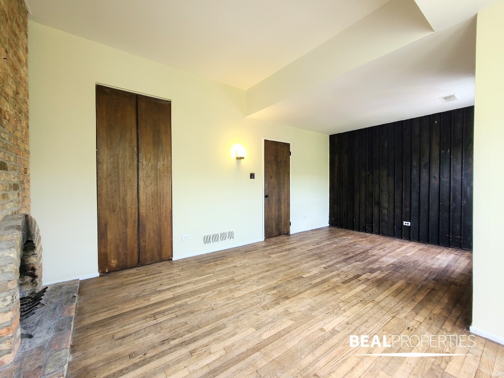 Building Photo - 604 W Surf St