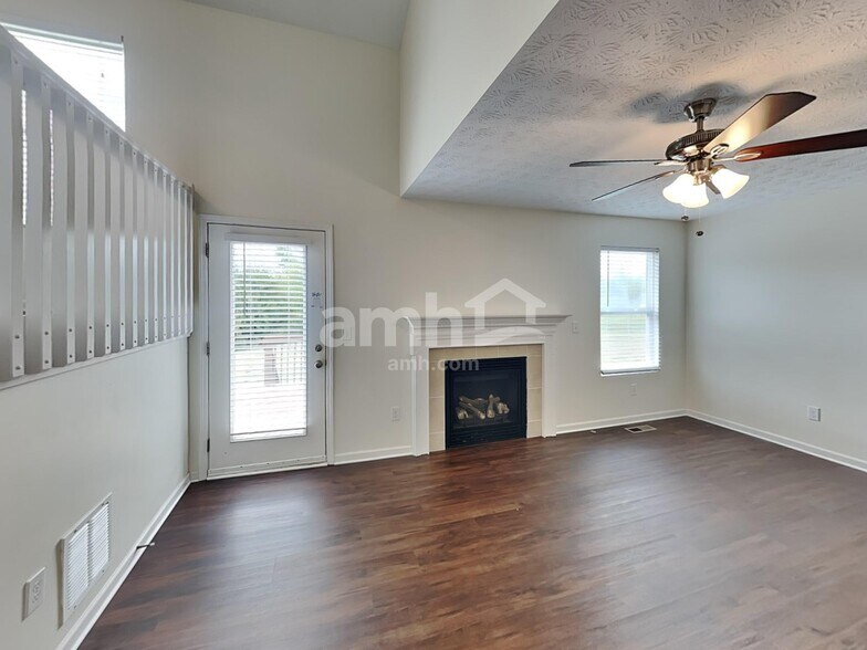 Building Photo - 5840 Mattox Cir