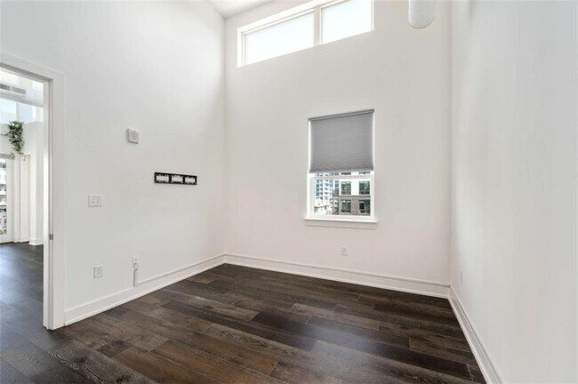 Building Photo - 775 Juniper St NE