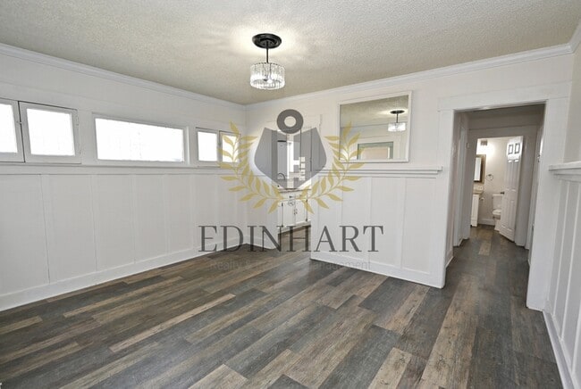 Building Photo - 630 E Dudley Ave