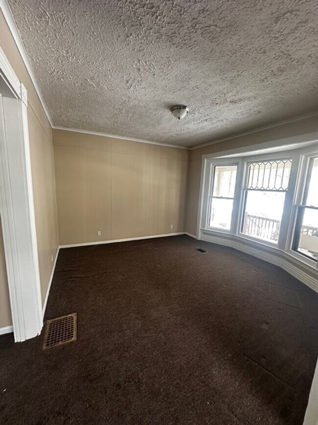 Building Photo - 97 Glendale Park