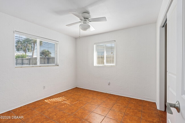 Building Photo - 152 Longwood Dr