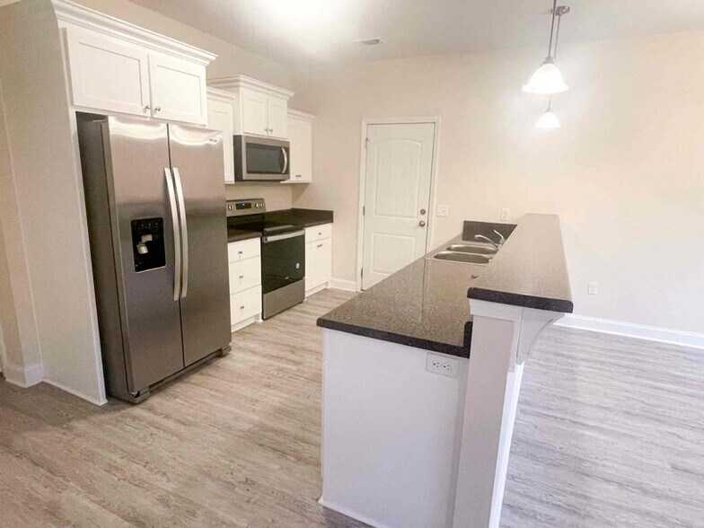 Building Photo - 278 Bridgewater Ln