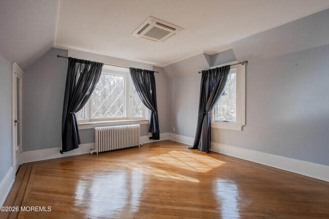 Building Photo - 3 Monmouth Ave