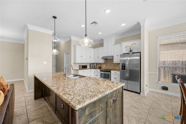 Building Photo - 109 Raven Dr