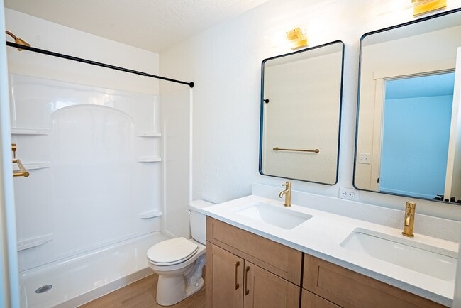 Building Photo - 1967 S Cherry Ln