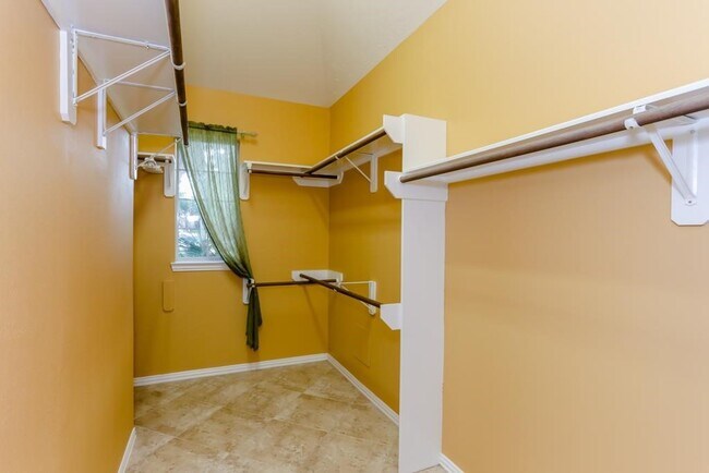 Building Photo - 1534 Brookstone Ln
