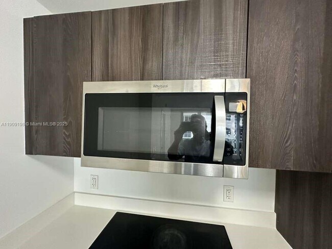 Building Photo - 488 NE 18th St