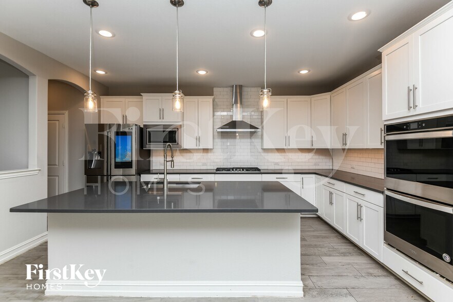 Building Photo - 937 Crest Breeze Dr