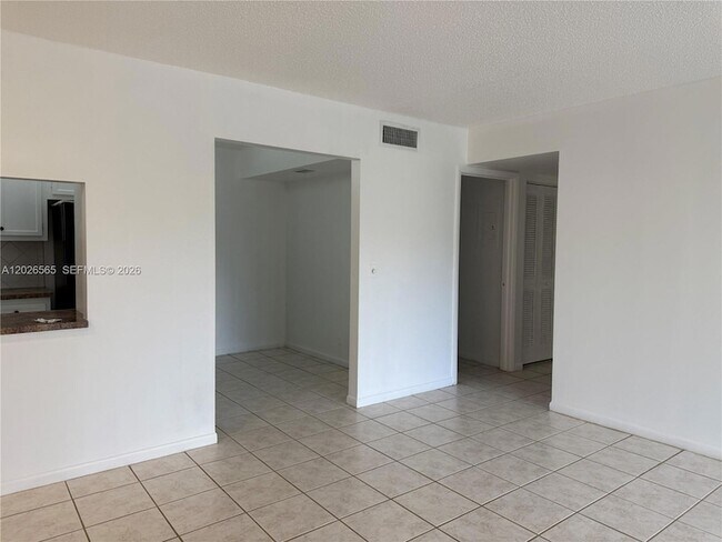 Building Photo - 1101 Green Pine Blvd