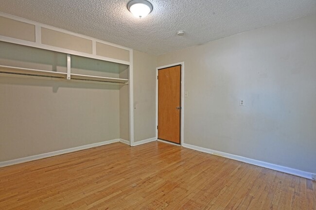 Building Photo - 555 Wyoming Ave