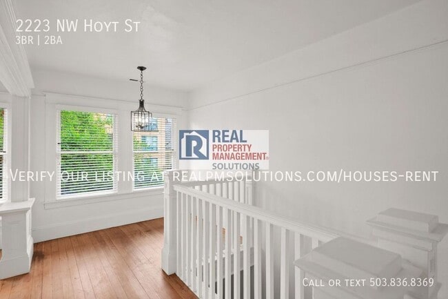 Building Photo - 2223 NW Hoyt St