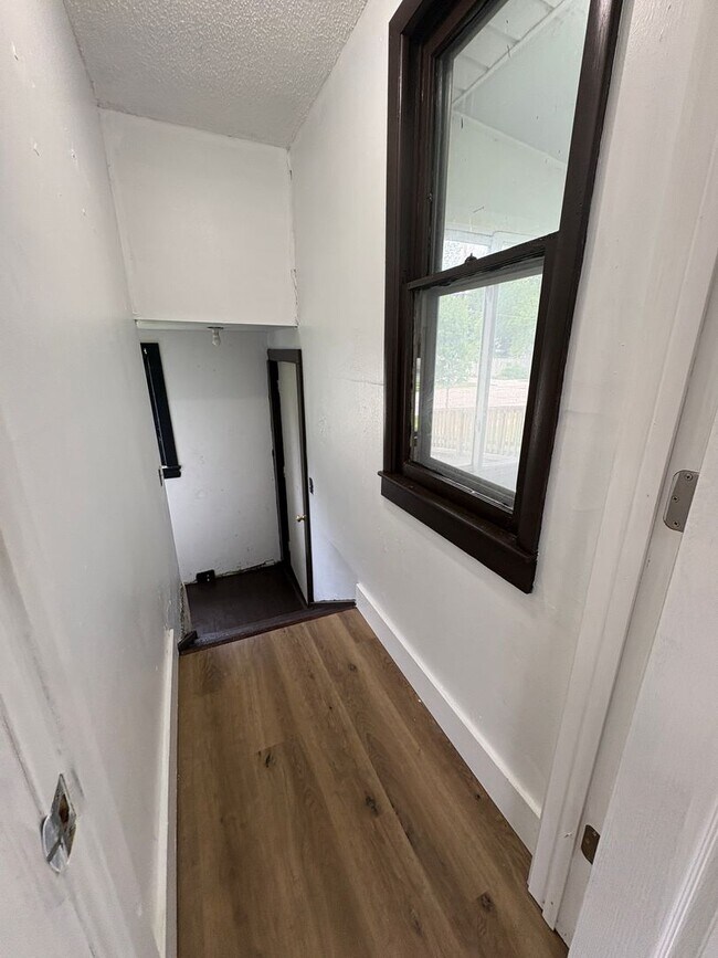 Building Photo - Updated 2 Bed, 2 Bath House for Rent with 2 Stall Garage!!!
