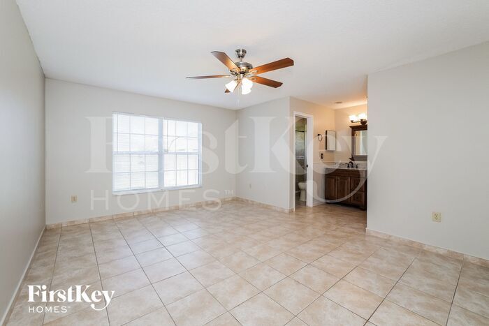 Building Photo - 585 Koala Dr