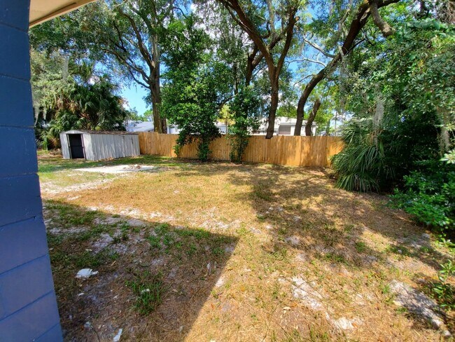 Building Photo - $300 OFF FIRST MONTHS RENT MOVE-IN SPECIAL!!