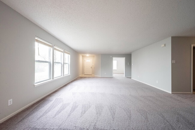 Building Photo - 10290 Tournon Dr