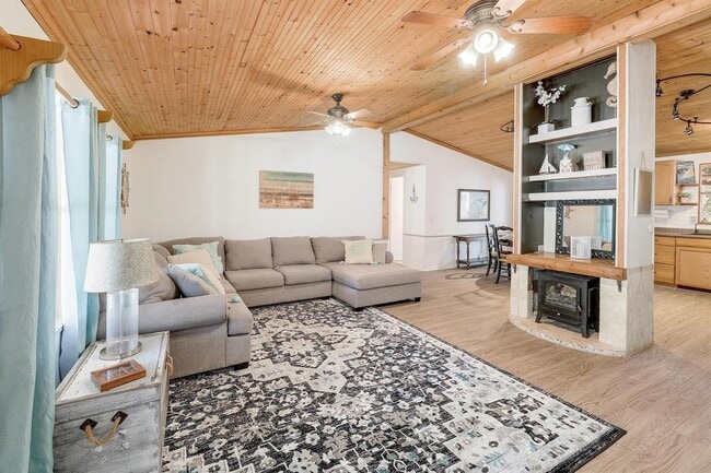 Building Photo - 17311 Whippoorwill Trail