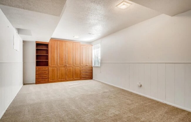 Building Photo - 7644 S Rosemary Cir