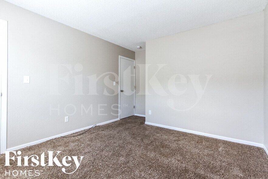 Building Photo - 1938 Bradford Trace Way