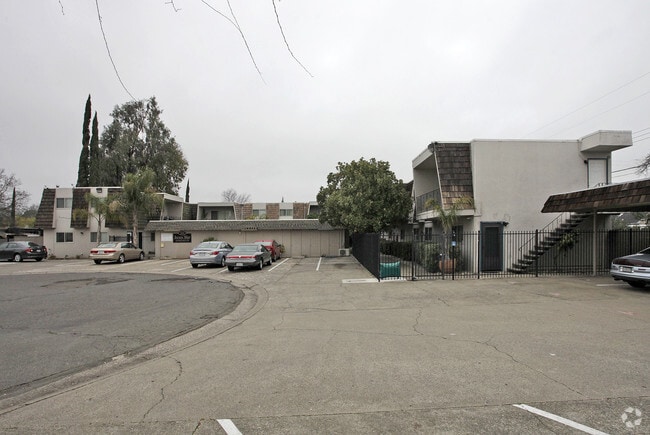 Building Photo - Jersey Way Apartments