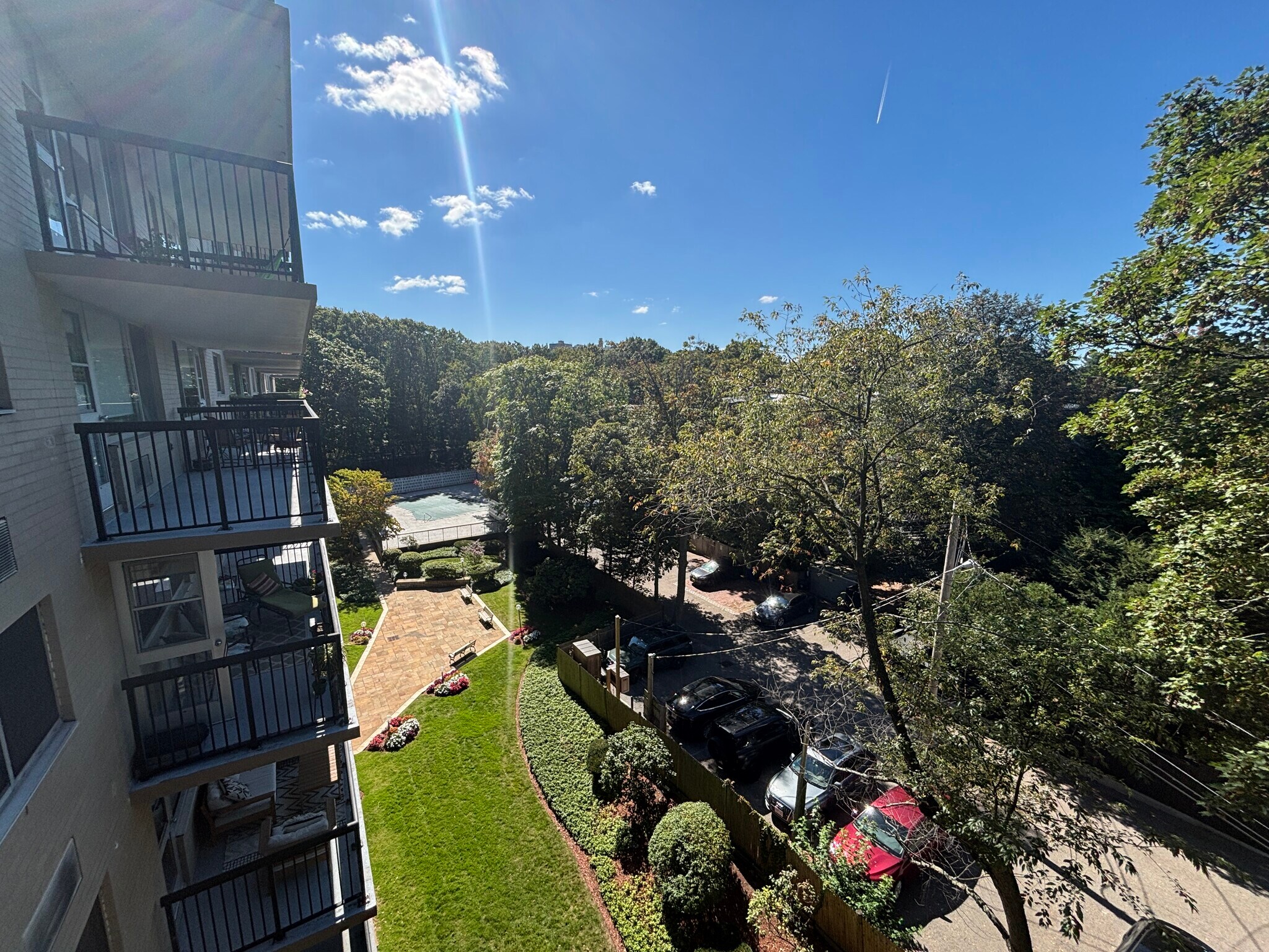 Building Photo - 80 Monmouth St