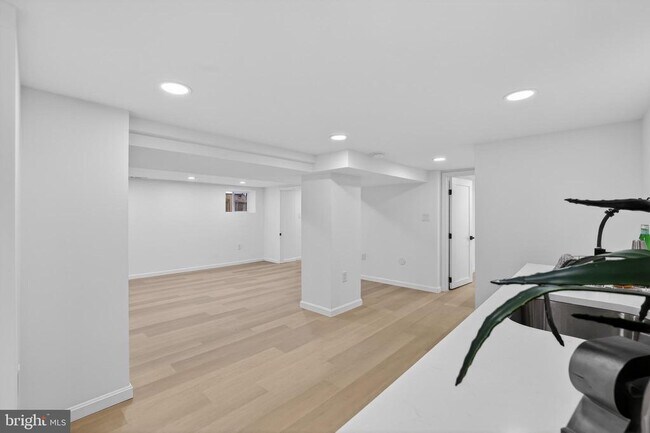 Building Photo - 2932 Yost Pl NE