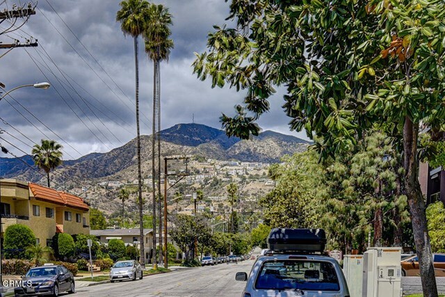 Building Photo - 930 N Louise St