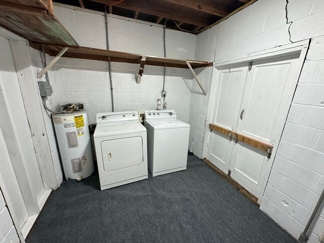 Building Photo - Beautiful 2Bed & 1Bath ON THE WATER in St....