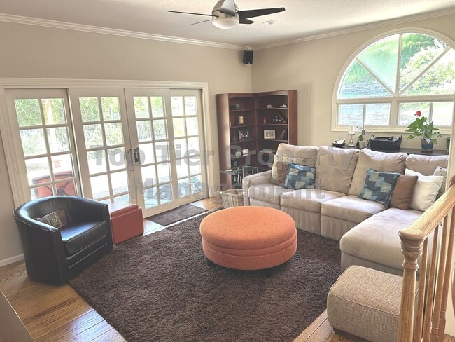 Building Photo - Beautiful 4 Bed, 2 Bath, 2,166 sqft Lafaye...