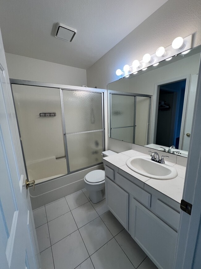 Building Photo - 454 Paxon St