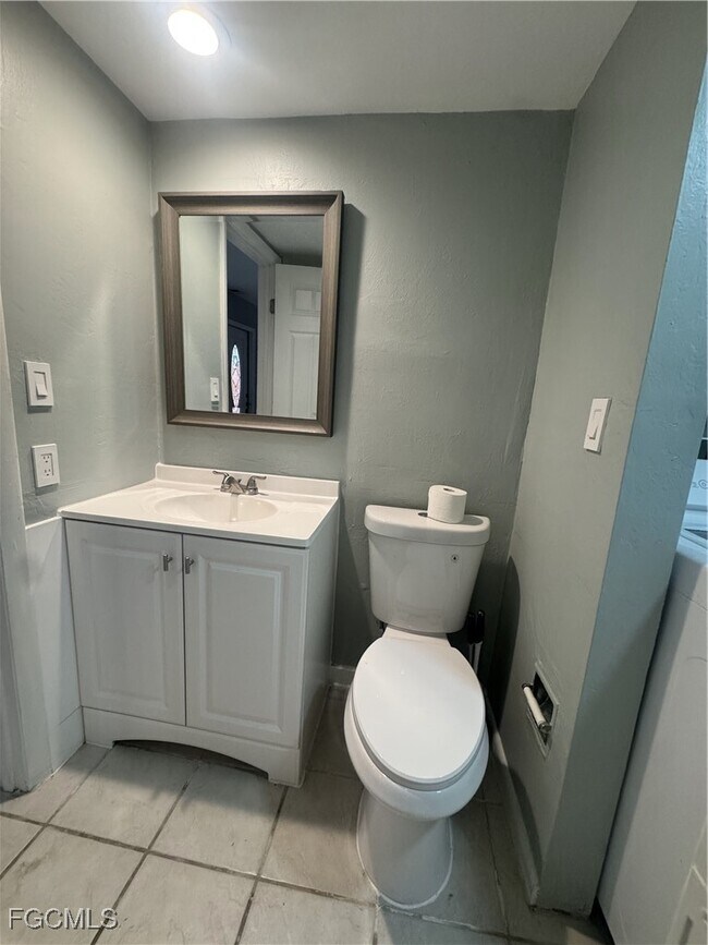 Building Photo - 1708 Park Meadows Dr